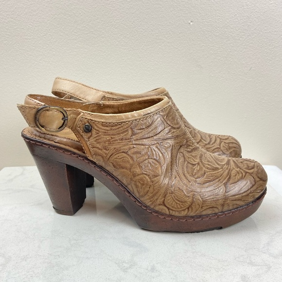 NURTURE TOOLED LEATHER SOUTHWESTERN CLOGS - Picture 7 of 16